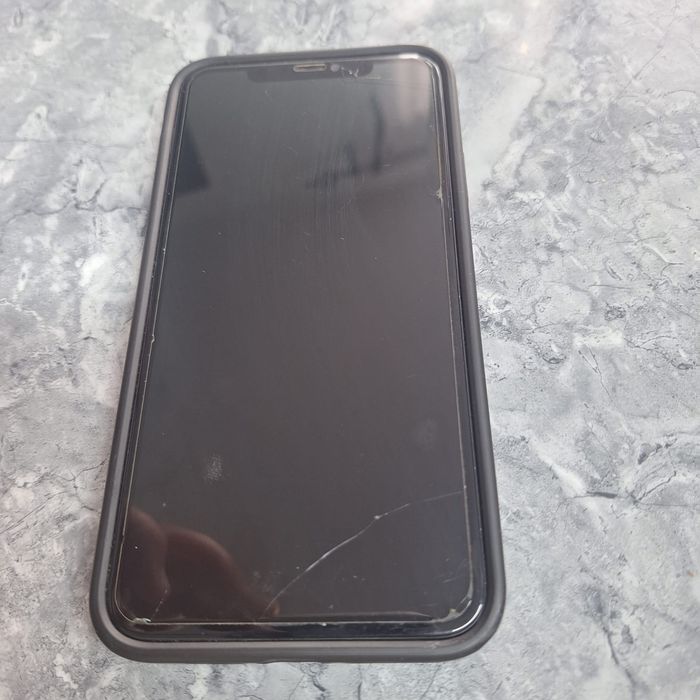 vând iphone 11 pro max