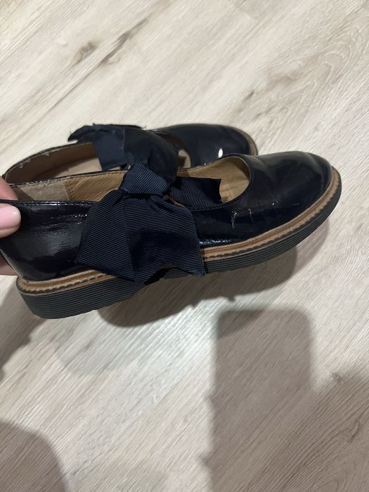 Отдам школьные туфли для девочки