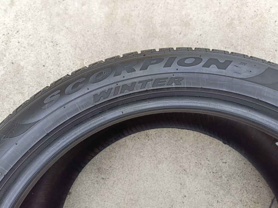 Doua anvelope de iarna 285 40 21 pirelli scorpion winter profil 6,5 mm