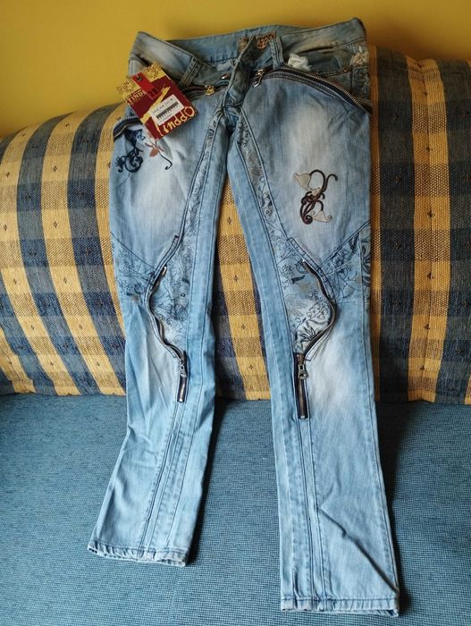 Дамски дънки НОВИ