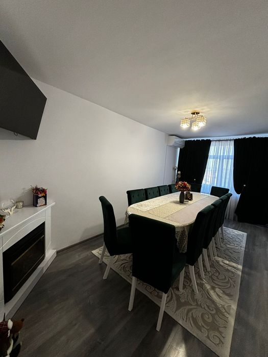 Vând apartament semidecomandat