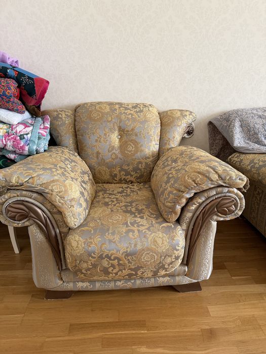 Продам диван тройку