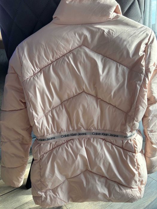 Calvin Klein Jeans яке, 14 години