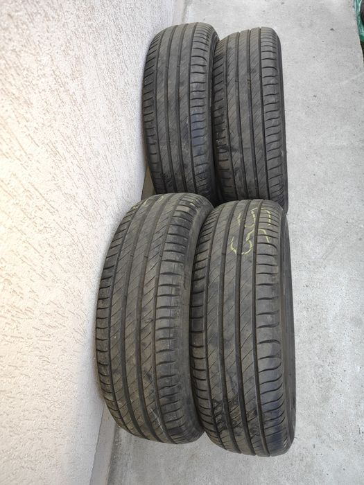 4 anvelope de vara 185/65/15 Michelin