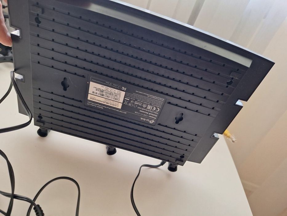 Pachet Electronice IT si Smart Home: Router Gigabit, Extender, WebCam Microsoft HD, Priza Inteligenta Tapo