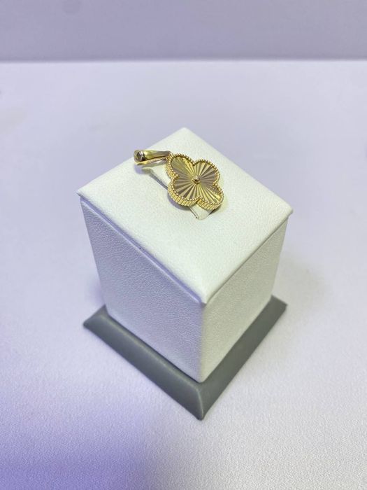 Кулон Van cleef из золота СТ 03746