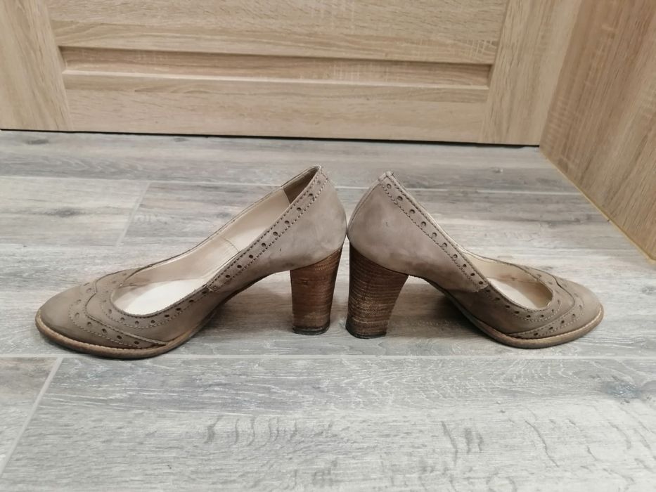 Естествен набук - на ток