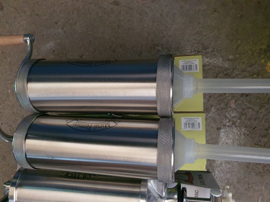 Mașina de umplut cîrnați verticală și orizontală