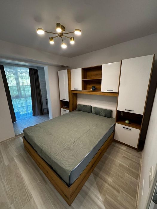 Inchiriez apartament in viziru