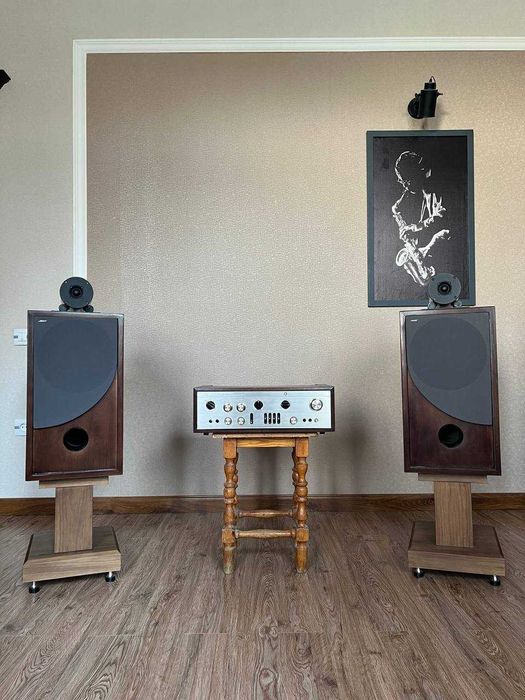 Продается акустика на широкополосных динамиках.