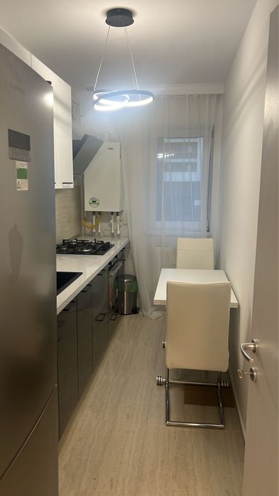 Apartament cu 1 cameră de închiriat –modern și complet mobilat - Vedere 3