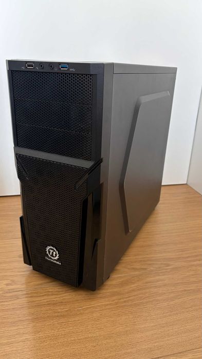 Геймърска Компютърна Кутия Thermaltake Versa H21