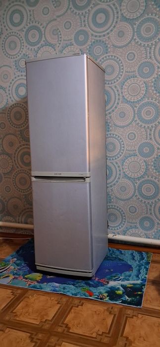 Холодильник  samsung