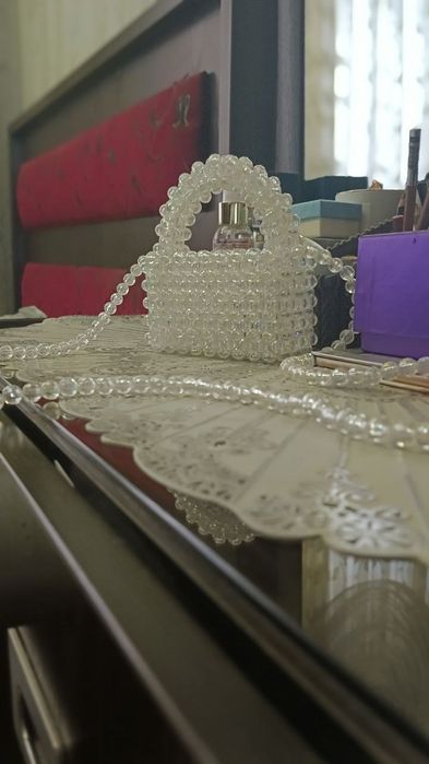 Сумка из акриловых бусин