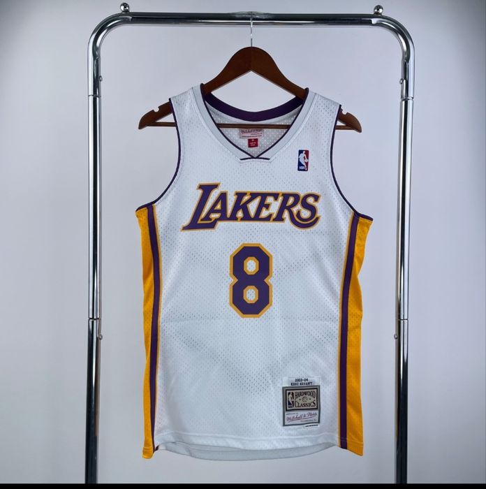 Maiouri de baschet cu Kobe Bryant