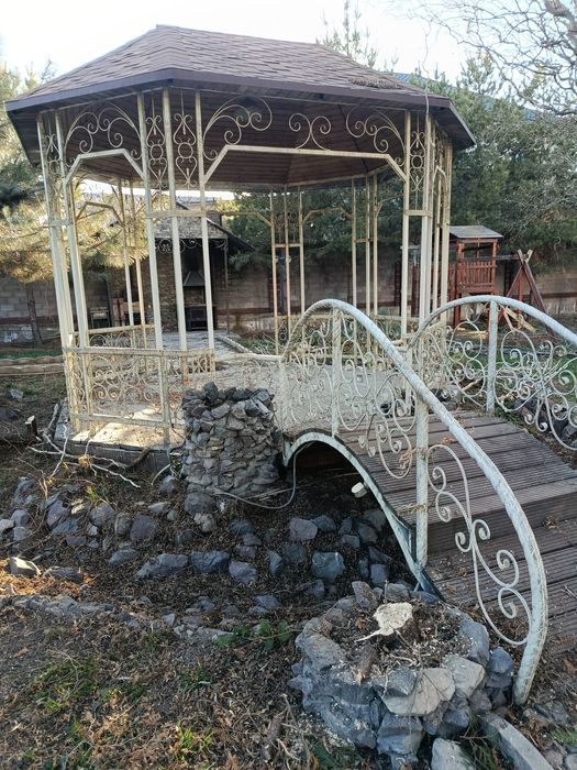 Продам беседку железный