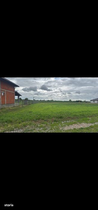 Vand loc de casa in Botiz