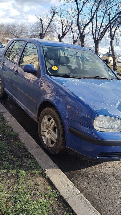 Vând Golf .4 Nu fac schimb.