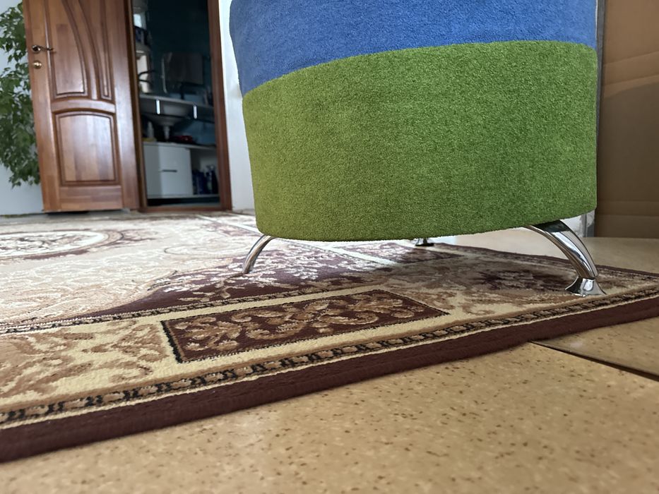 Пуфик мягкий интересной формы