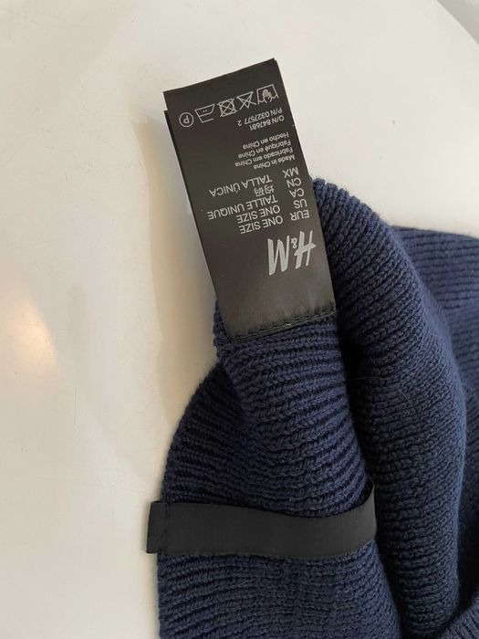 Balmain h&m вълнена шапка тъмно синя - чисто нова