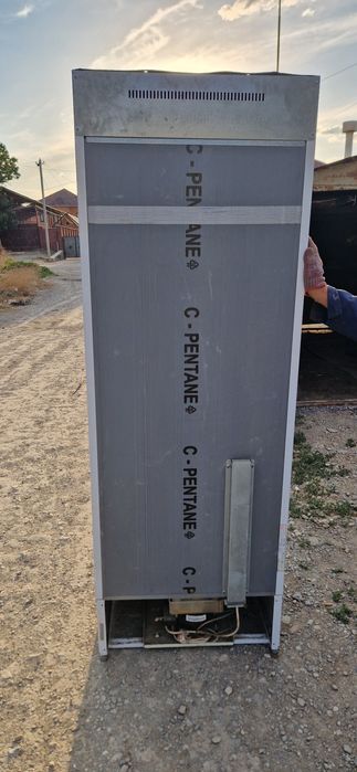 Ветринный холодильник