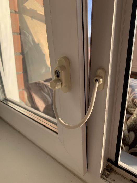 Продам пластиковый балконный блок