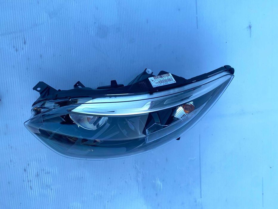 Far stanga Renault Captur 1 2013-2020 complet nou original Renault