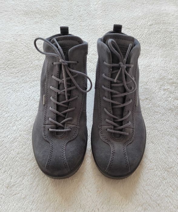 ECCO чисто нови маркови боти с  подарък 2 чанти на ТОП цена