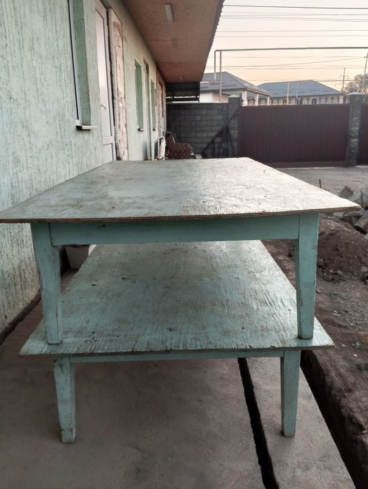 Продам кухонный стол