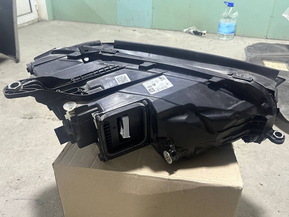 Мерседес JLE 450 фара чап томони