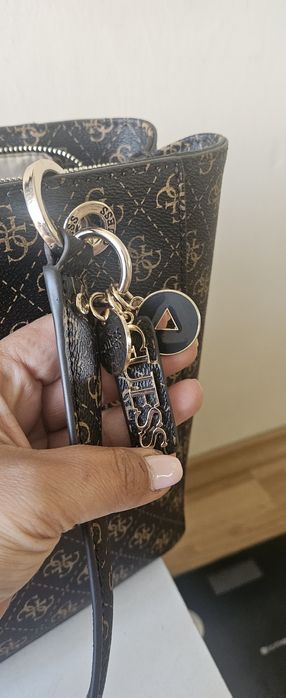 Голяма чанта guess