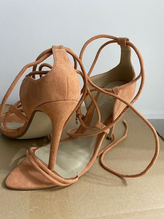 Sandale elegante nude