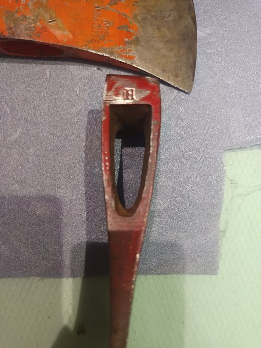 Стари топори 10€