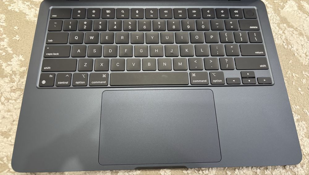 Ноутбук Apple MacBook Air 13 2022