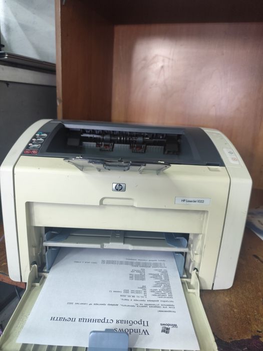 Продам принтер Hp 1022