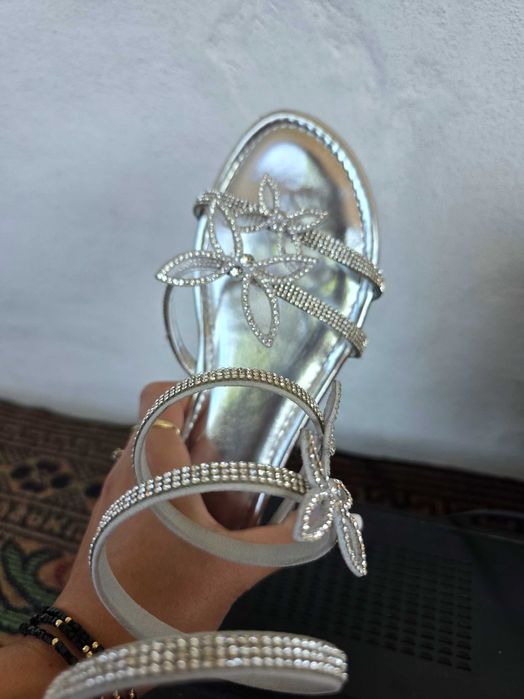 Сандали, нови, обувани веднъж.