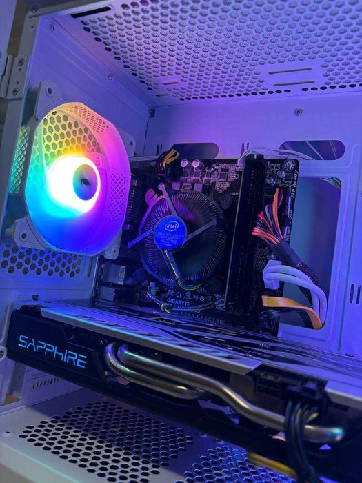 Бял геймърски компютър i5 7500/RX580 8GB/8 ram/256 ssd/500gb hdd/500W