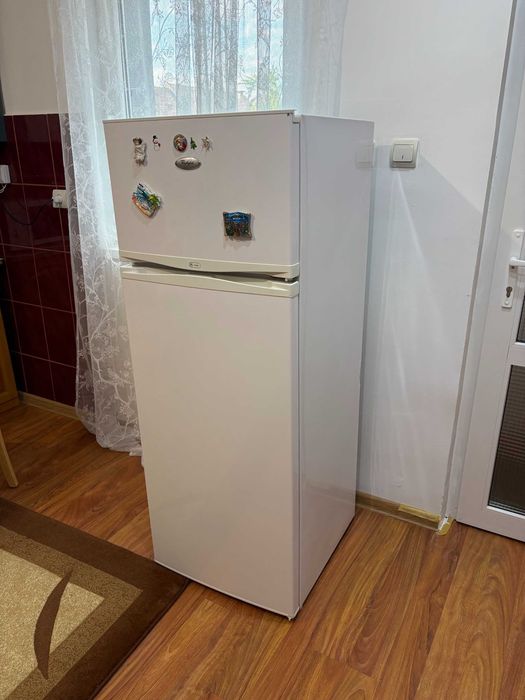 Frigider cu doua usi Whirlpool , 206 l, H 143 cm, Clasa E, alb