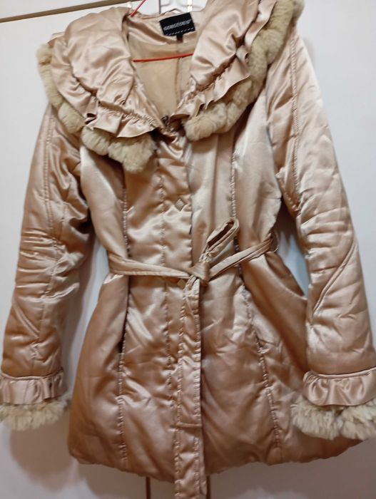 Златисто яке с естествени пухчета