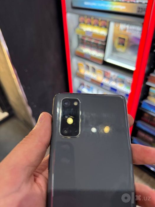 Samsung  s20 8/128 ветнам дуал  сим