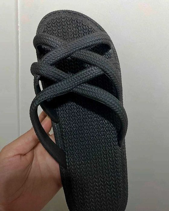 Sandale negre marimea 36