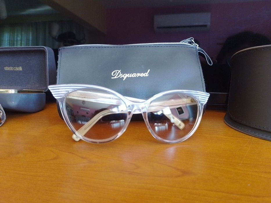 Секси котешки очи очила на Dsquared редки