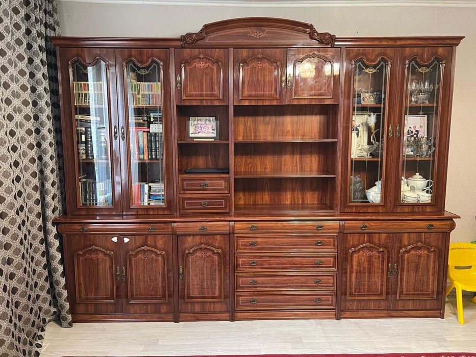 Продам стенку в хорошем состоянии