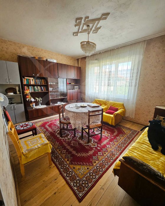 Продава се Къща в Карнобат - 350 кв.м за 829 €/кв.м - Снимка #1