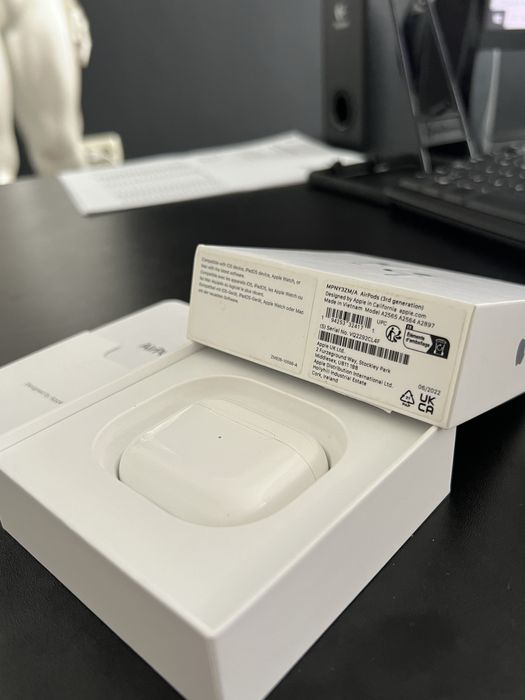 Слушалки AirPods 3rd Generation Lightning