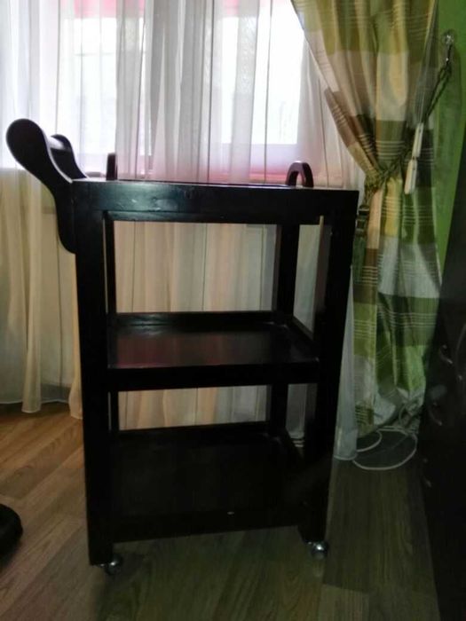 carucior pentru cabinet cosmetic