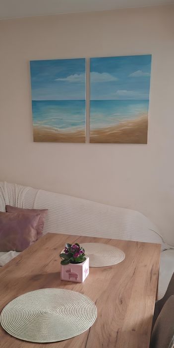 Картина от две части рисувана с бои