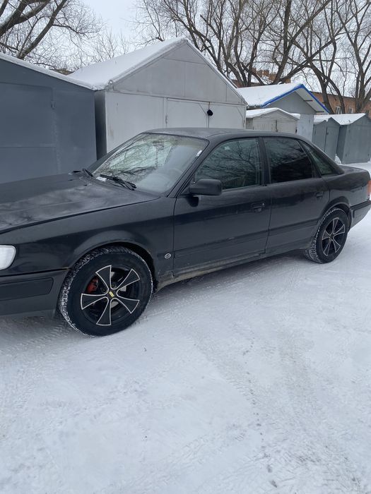 Ауди 100 черный