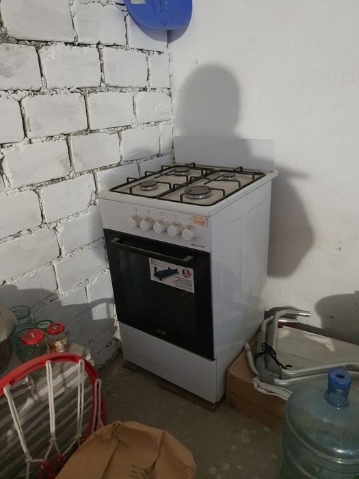 Продам газовую плиту