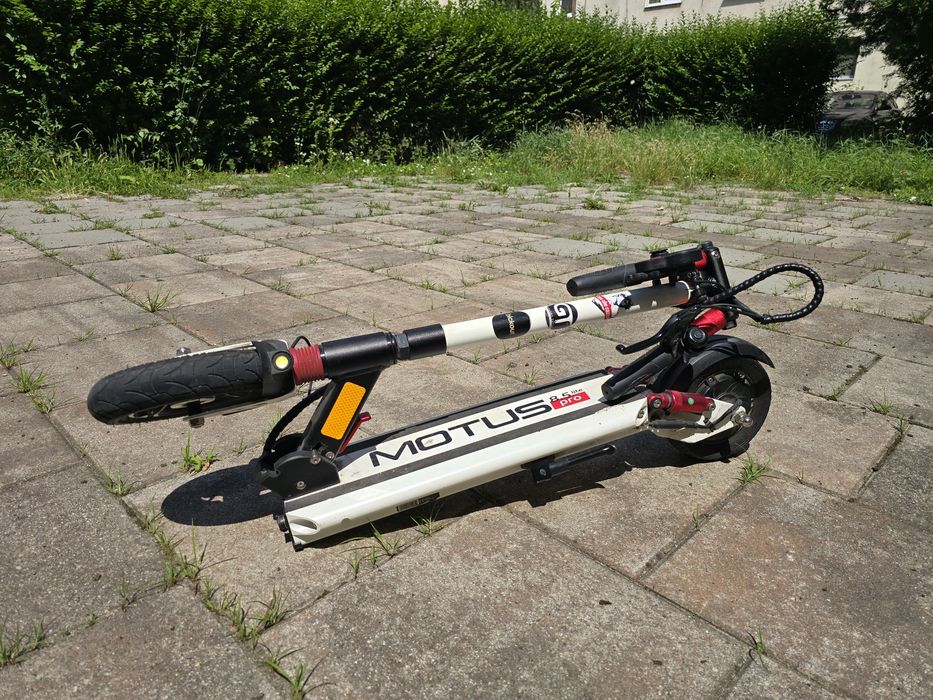 Trotinetă electrică Motus Pro 8.5 Lite